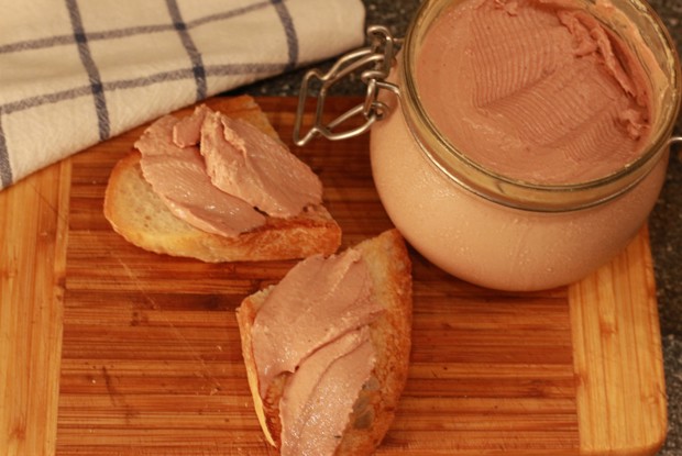 Паштет из куриной печени с коньяком