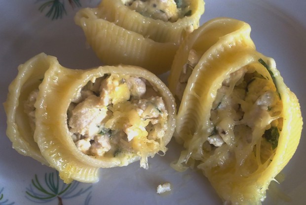 Паста, фаршированная курицей