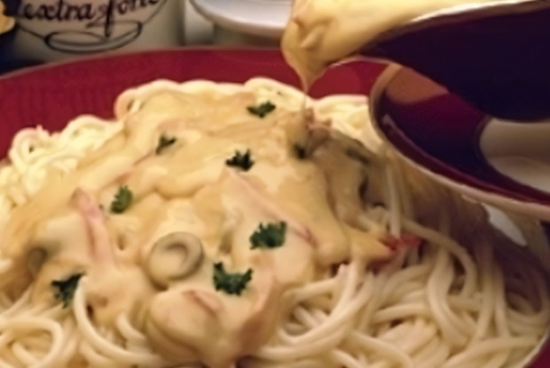 Паста феттучини в сливочно-томатном соусе