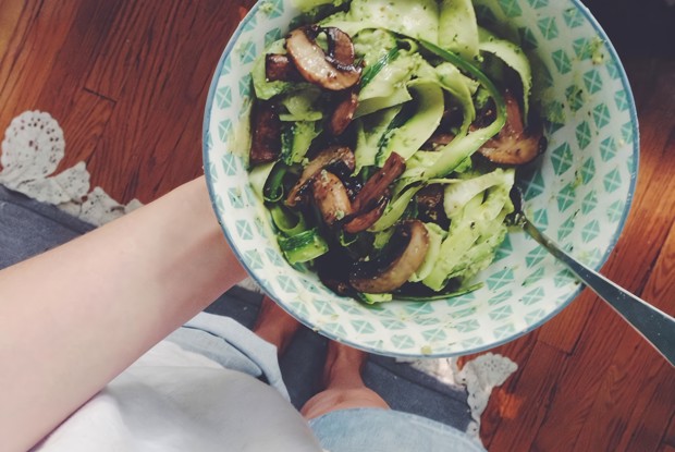 Паста из цукини с грибами