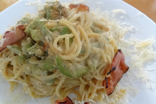 Паста карбонара с кабачками