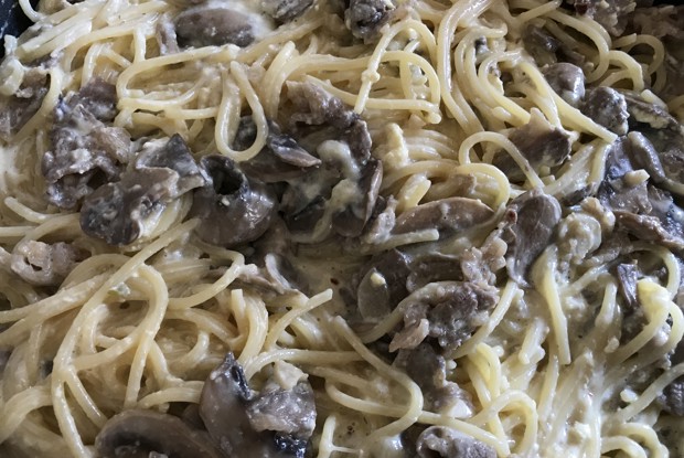 Паста карбонара с шампиньонами