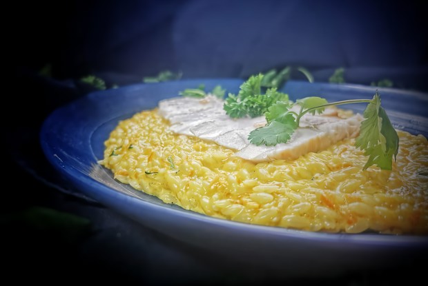 Паста орзо с карри и курицей