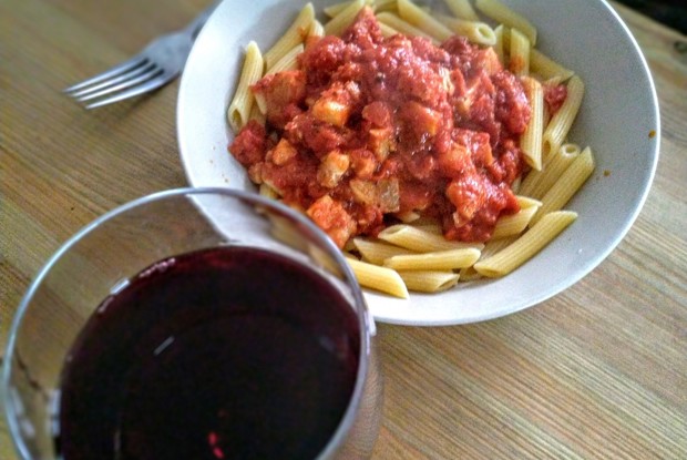 Паста с белой рыбой, томатами и лимоном