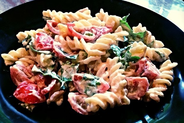 Паста с черри, рукколой и сливочным сыром