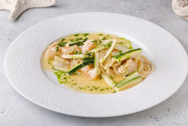 Паста с цукини и креветками