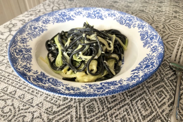 Паста с цукини и ромом