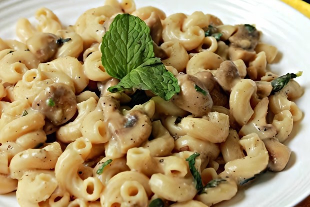 Паста с грибами и нежным мятным соусом