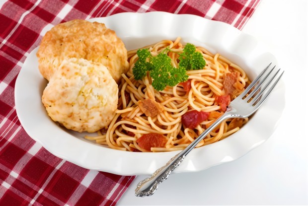 Паста с грудинкой, черри и розмарином