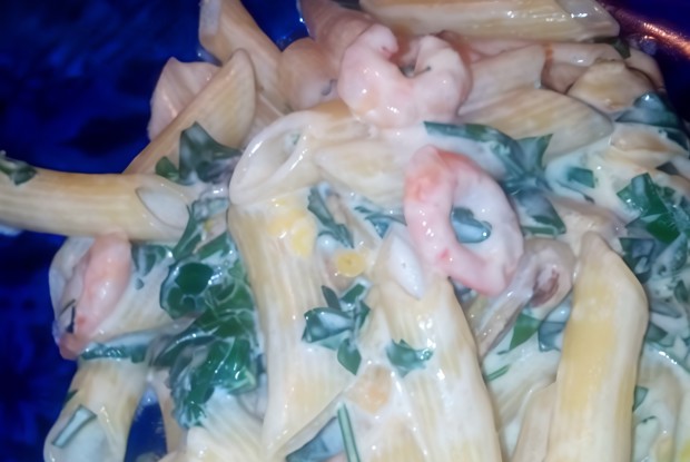 Паста с кабачком, петрушкой и креветками