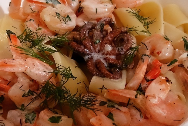 Паста с креветками и осьминожками