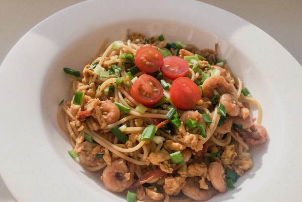 Паста с креветками и томатами