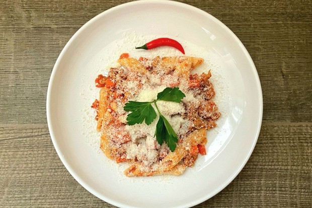 Паста с кроликом и соусом болоньезе