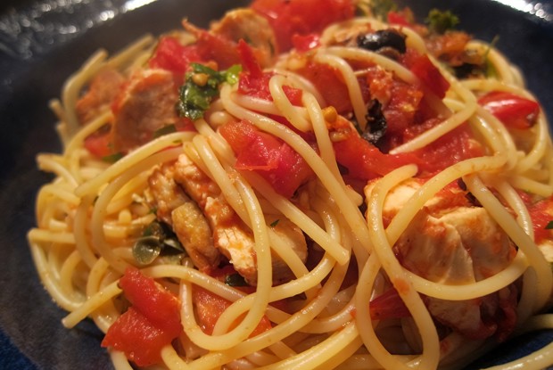 Паста с курицей и грибами