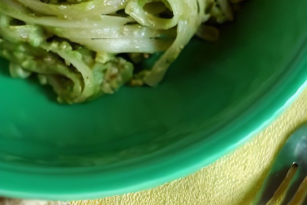 Паста с лососем и песто из цукини