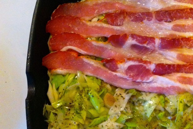 Паста с прошутто и луком-пореем