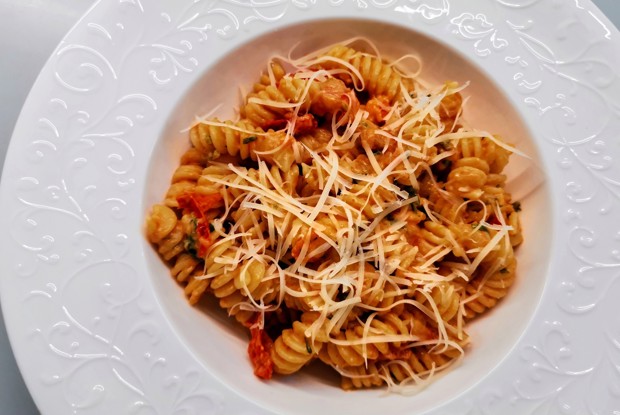 Паста с рикоттой и томатами