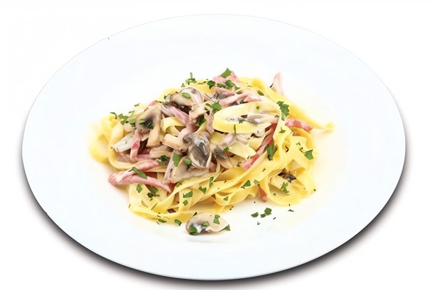 Паста с шампиньонами и ветчиной