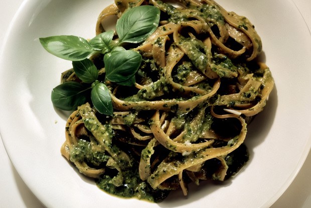 Паста с соусом песто из рукколы и грецких орехов