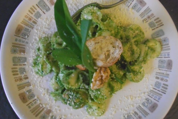 Паста с соусом песто по-итальянски