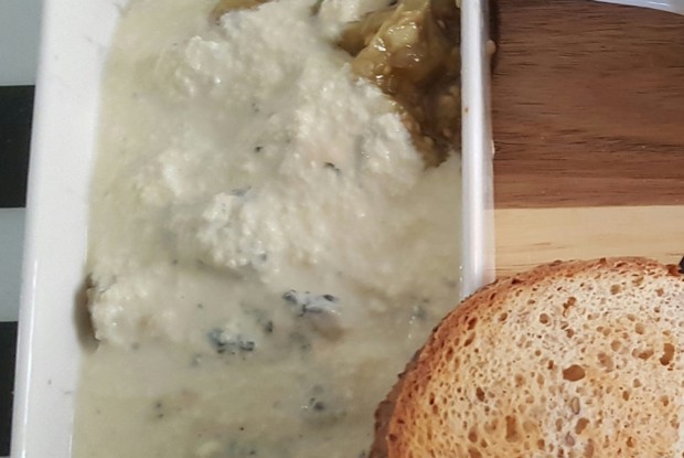 Пате из печеных баклажанов с соусом из голубого сыра