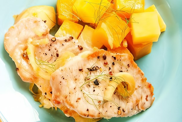 Печеная репа с грушами и медово-розмариновым соусом