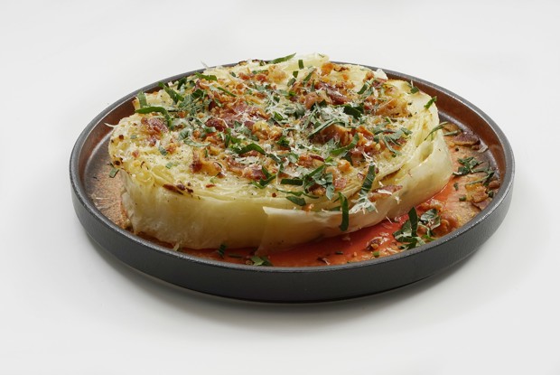 Капуста в духовке с беконом и пармезаном