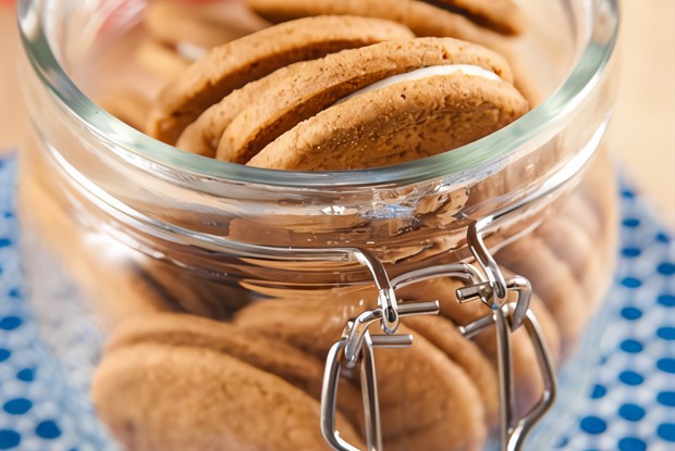 Печенье из цукини с орехами и сырной прослойкой