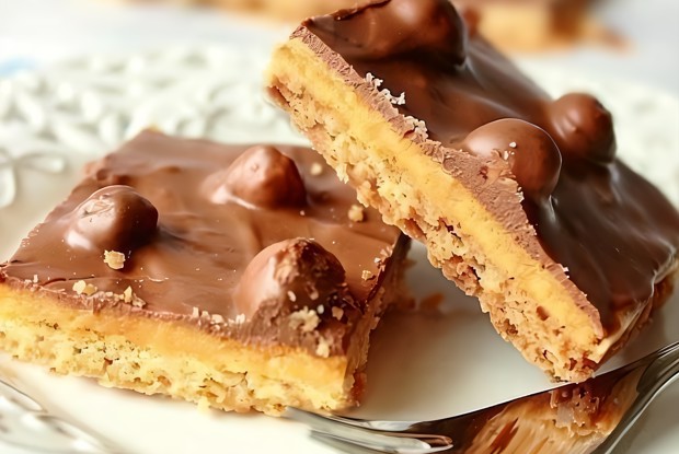 Печенье с фундуком и шоколадной глазурью