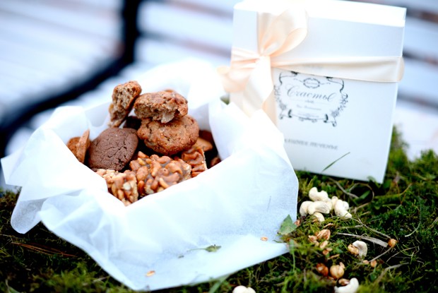 Печенье шоколадное с черносливом