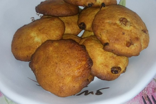 Печенье творожное с изюмом
