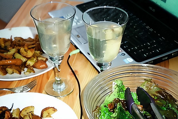 Печеный молодой картофель с морковью и лисичками