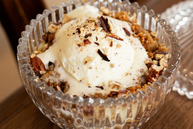 Печеные яблоки с имбирным печеньем