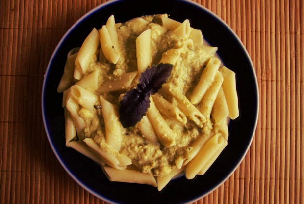 Пенне с  нежным соусом из брокколи