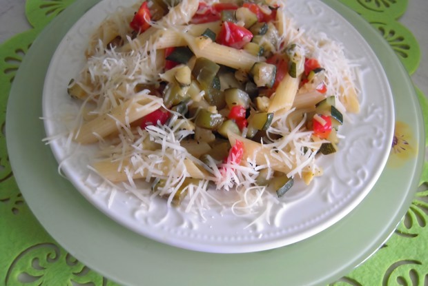 Пенне с овощным рагу