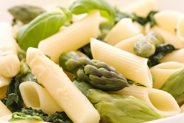Пенне со спаржей в лимонно-сливочном соусе