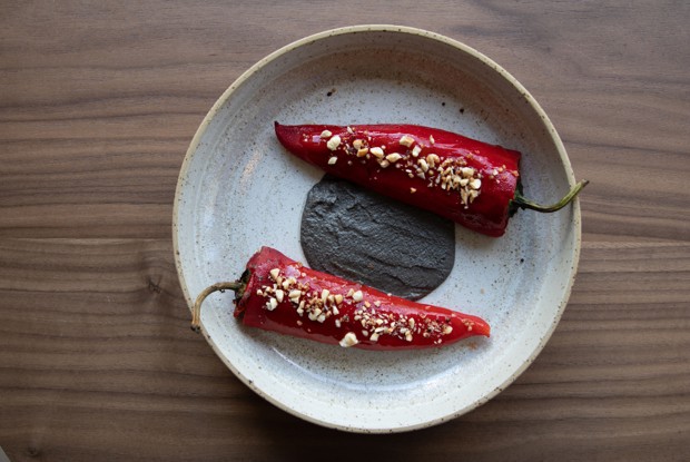 Перцы рамиро c сыром и фундуком