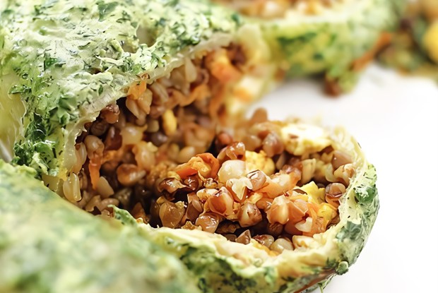 Перец, фаршированный гречкой и сыром