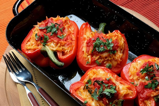 Перец, фаршированный овощами