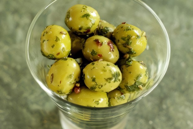 Перепелиные яйца с солью и специями