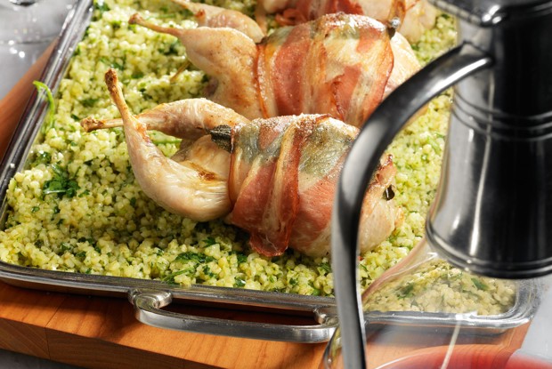 Перепелки с шалфеем и беконом