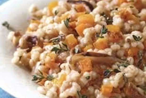 Перловка с тыквой и грибами