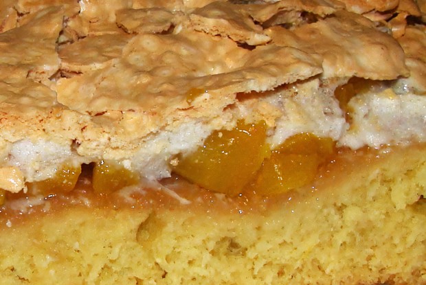 Персиковый пирог с безе