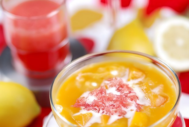 Персиковый суп с кедровыми орешками