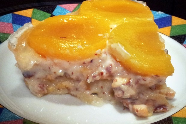 Персиковый торт с миндалем