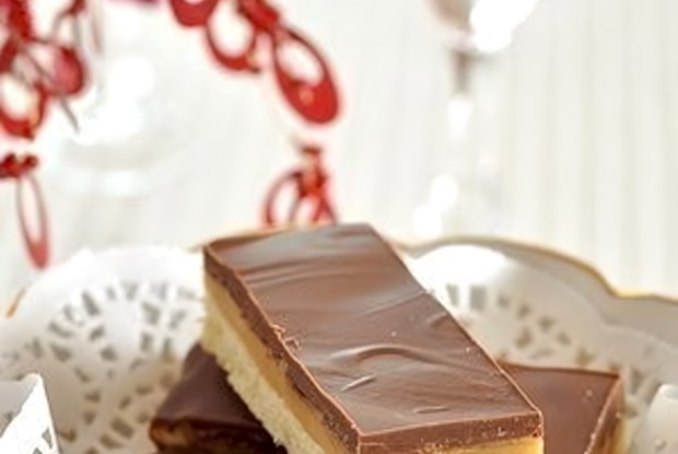 Песочное печенье с вареной сгущенкой под шоколадной глазурью