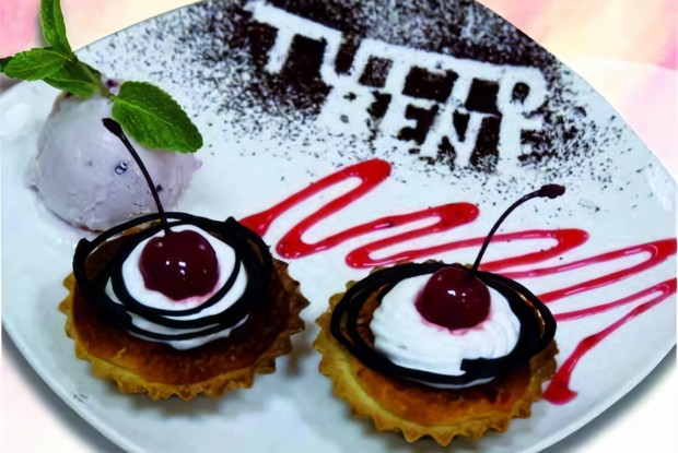 Песочные корзиночки с мороженым