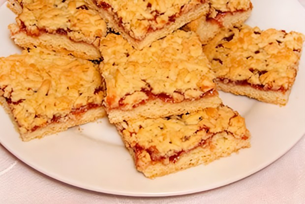 Песочный пирог с вареньем