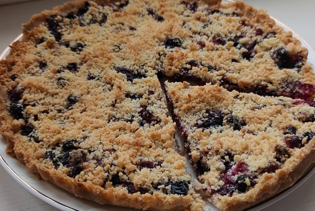 Песочный пирог с ягодами