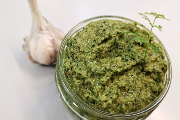 Песто из кейла и руколы